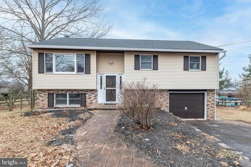 1282 Pine St, POTTSTOWN, PA, 19464-1915 | Card Image