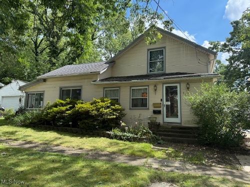 146 W Elm St, Kent, OH, 44240-3712 | Card Image