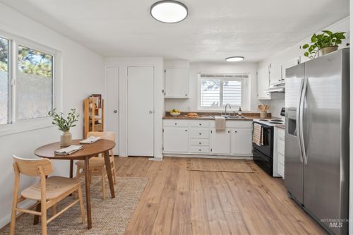 2-208 E 43rd St, Garden City, ID, 83714 | Card Image