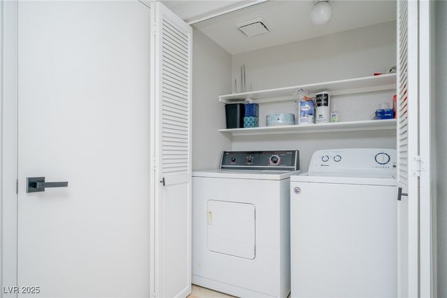 Laundry room with independent washer and dryer and laundry area | Image 27