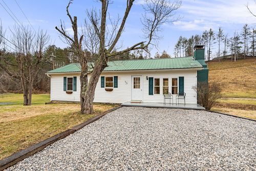 6814 Jacks Creek Rd, Green Mountain, NC, 28740-8351 | Card Image