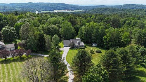 204 Mary Dr, Richmond, VT, 05477-9045 | Card Image