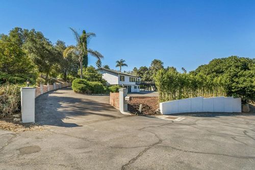 1051 Via Rancho Pkwy, Escondido, CA, 92029-7258 | Card Image