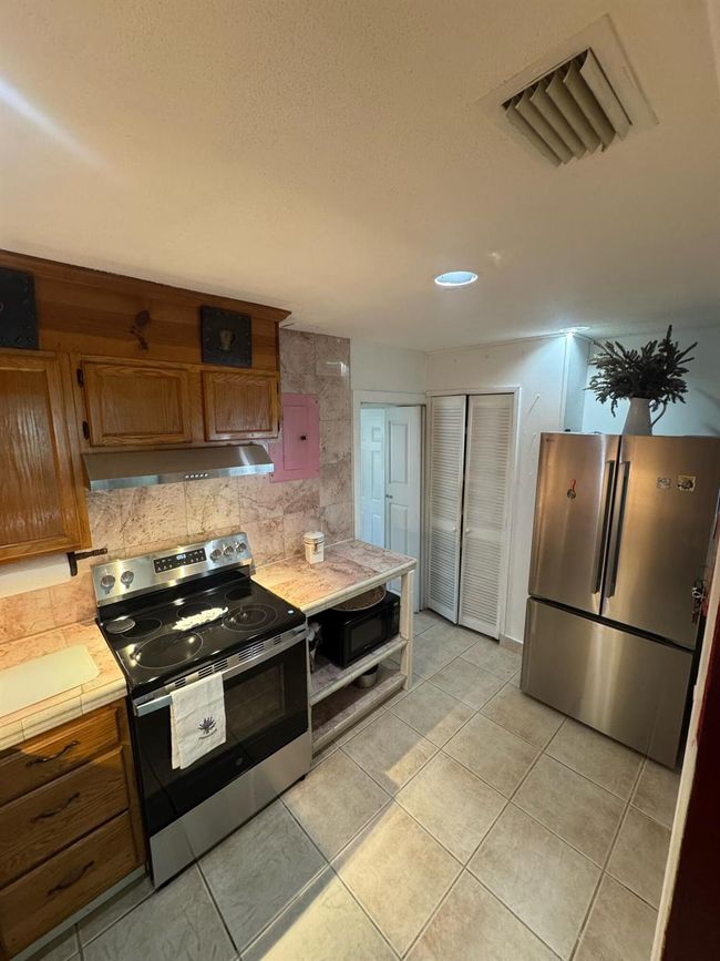 609 4 Th Pl Sw, House other with 2 bedrooms, 1 bathrooms and null parking in Vero Beach FL | Image 5