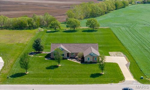 1050 Buckeye Xing, Highland, IL, 62249-4248 | Card Image