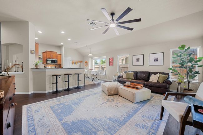 327 Saffron Spgs, House other with 3 bedrooms, 2 bathrooms and 4 parking in Buda TX | Image 11