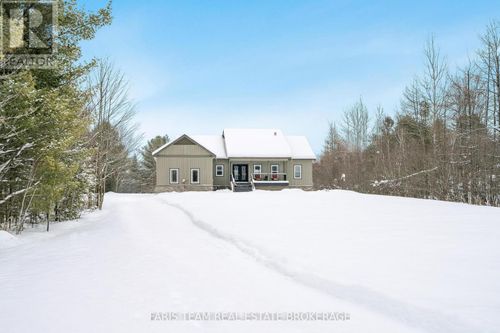 7589 Cronk Sideroad, Severn (Washago), ON, L0K2B0 | Card Image