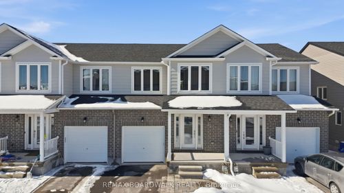 32 Code Cres, Carleton Place, ON, K7C0A4 | Card Image