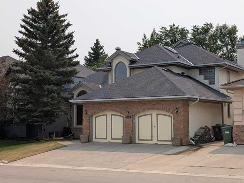 935 Shawnee Dr Sw, Calgary, AB, T2Y2G9 | Card Image