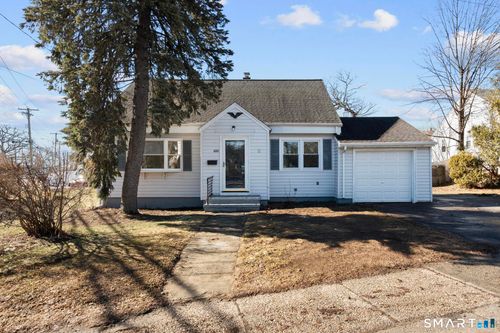 405 Wilcoxson Ave, Stratford, CT, 06614-4235 | Card Image