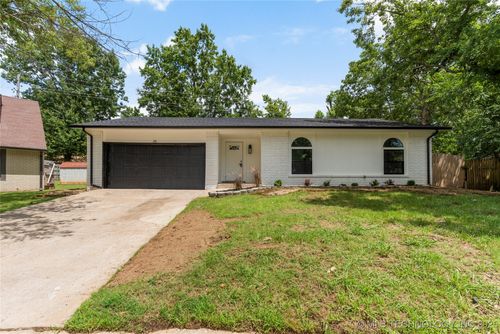 101 Waco Pl, Broken Arrow, OK, 74011-3635 | Card Image
