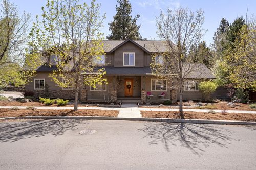 2073 Nw Shevlin Crest Dr, Bend, OR, 97703-7724 | Card Image