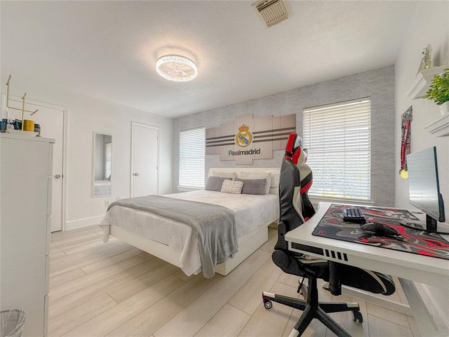 6702 Shining Sumac Ave, House other with 5 bedrooms, 3 bathrooms and 2 parking in Houston TX | Image 32
