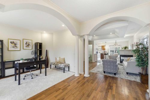 507 17 Ave Nw, Calgary, AB, T2M0N4 | Card Image