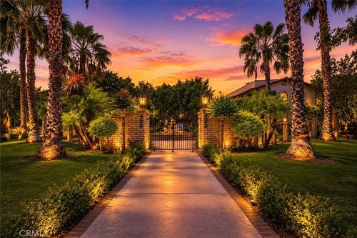 74-400 S Flower St, Orange, CA, 92868-3461 | Card Image