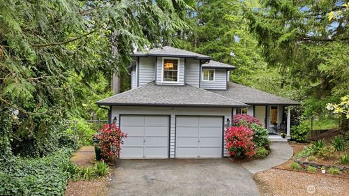 8613 Foster Grove Ct Ne, Bremerton, WA, 98311-9269 | Card Image