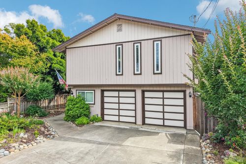 870 W J St, Benicia, CA, 94510-2545 | Card Image