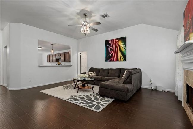 22711 Tree House Ln, House other with 3 bedrooms, 2 bathrooms and 2 parking in Spring TX | Image 8