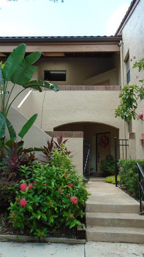 26-22-1249 Lake Willisara Cir, Orlando, FL, 32806-5584 | Card Image