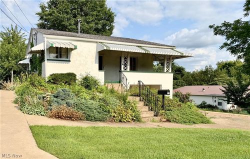 710 Walnut St, Belpre, OH, 45714-1674 | Card Image