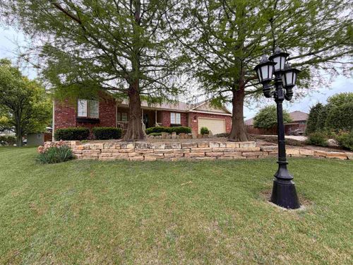 2808 Argonne Ct, Salina, KS, 67401-1633 | Card Image