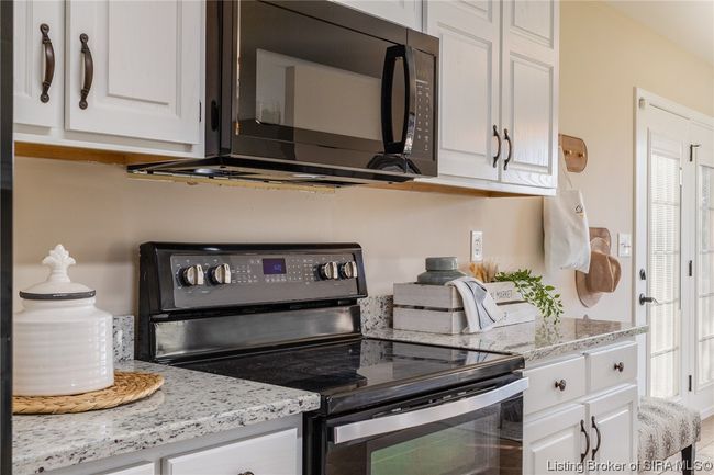 302 Saddleback Dr, Home with 3 bedrooms, 2 bathrooms and null parking in Charlestown IN | Image 55