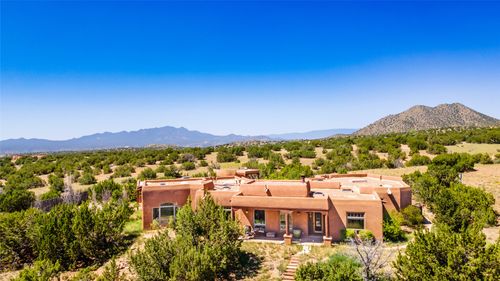 12 Black Canyon Rd, Santa Fe, NM, 87508-8622 | Card Image