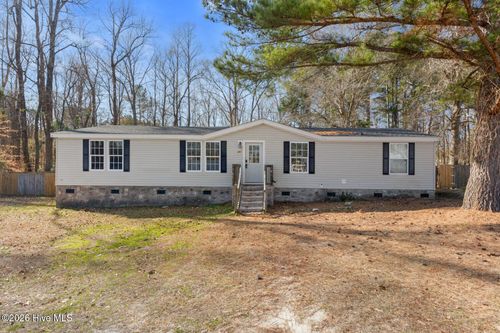 113 Indian Cave Dr, Richlands, NC, 28574-7397 | Card Image