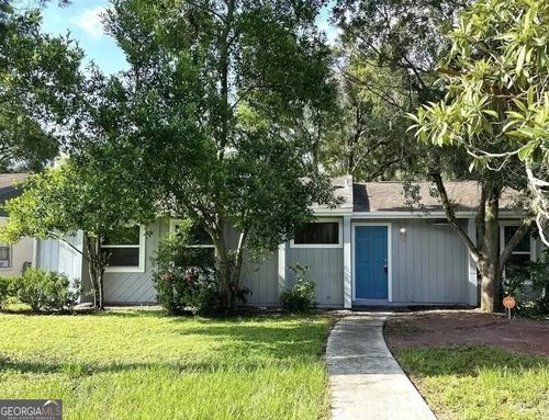 5001 Whiteway Dr, Tampa, FL, 33617-3538 | Card Image