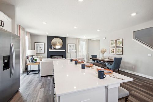 17042 Draper Way, Lakeville, MN, 55044-5701 | Card Image