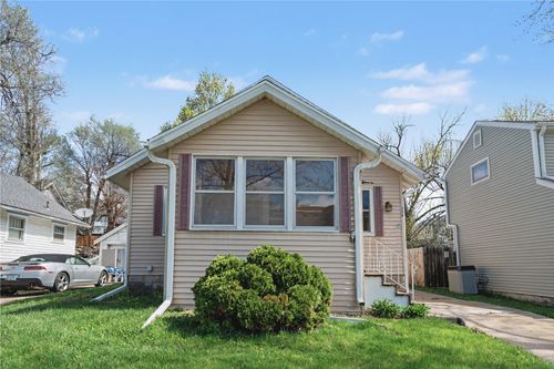 336 21st St Ne, Cedar Rapids, IA, 52402-6310 | Card Image