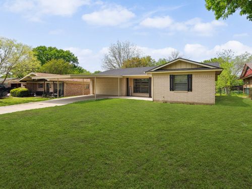 1120 S Valentine Dr, Sherman, TX, 75090-8352 | Card Image