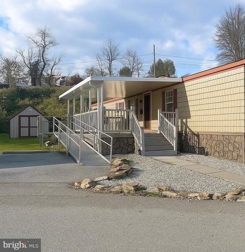 111 Imperial Dr, Coatesville, PA, 19320-1750 | Card Image