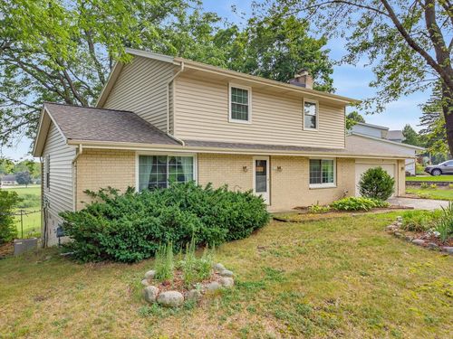 2721 Minot Lane, Waukesha, WI, 53188 | Card Image