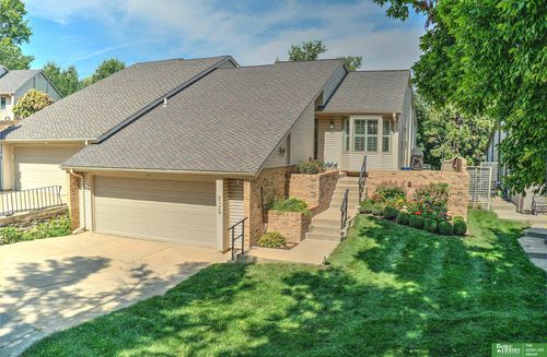 832 S 112th Plz, Omaha, NE, 68154-3310 | Card Image