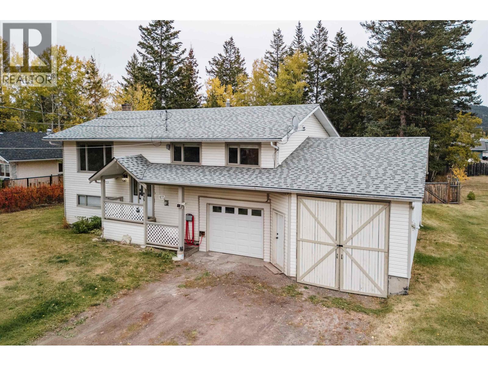 Residential in 100 Mile House 2