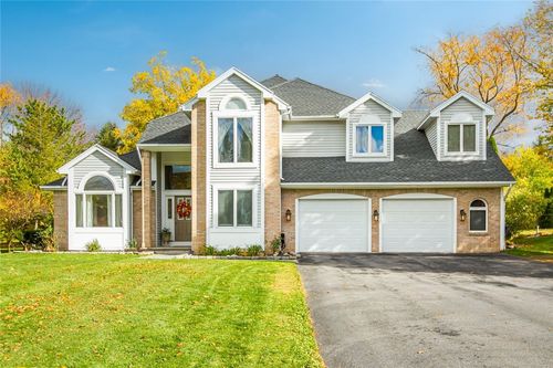 6 Woodfield Dr, Webster, NY, 14580-4221 | Card Image