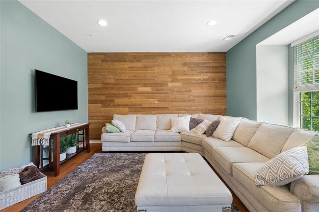 1004 Pointe View Dr, Townhouse with 3 bedrooms, 3 bathrooms and 2 parking in Mars PA | Image 12