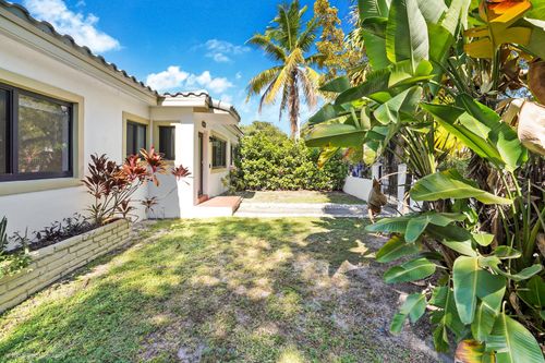 6820 Ne 5th Ave, Miami, FL, 33138-5613 | Card Image