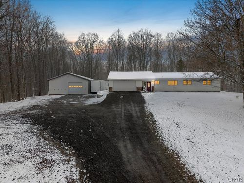 50 W Myers Rd, Oswego, NY, 13126-6540 | Card Image