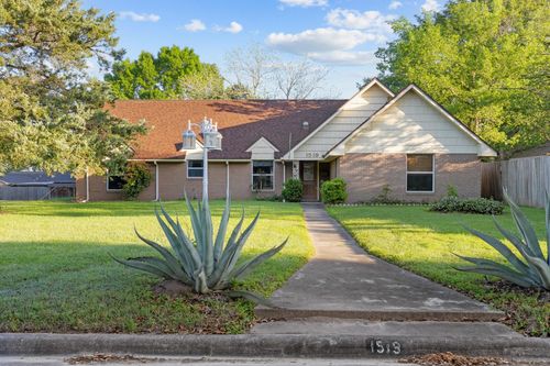 1519 Everitt St, Navasota, TX, 77868-3203 | Card Image