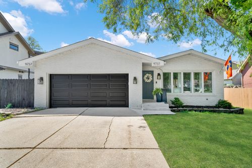 9737 W 57th St, Countryside, IL, 60525-7246 | Card Image