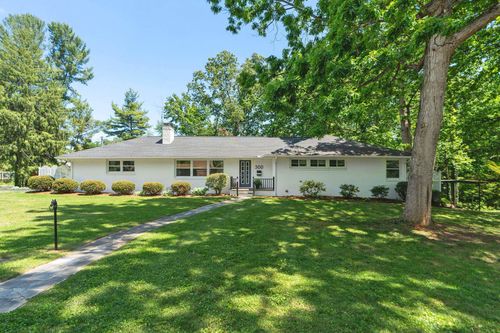 300 S Ellison Ln, WAYNESBORO, VA, 22980-2118 | Card Image