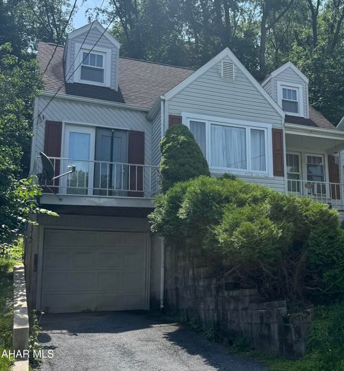 1212 Hamilton Ave, Tyrone, PA, 16686-2011 | Card Image