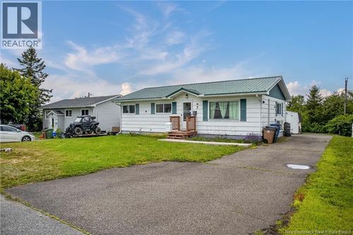 7 Kelton St, House with 3 bedrooms, 2 bathrooms and null parking in Saint John NB | Card Image