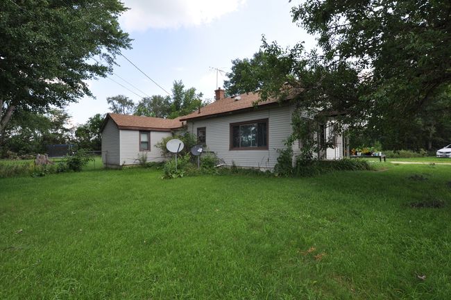 24516 W Grant Hwy, House other with 3 bedrooms, 1 bathrooms and 8 parking in MARENGO IL | Image 5