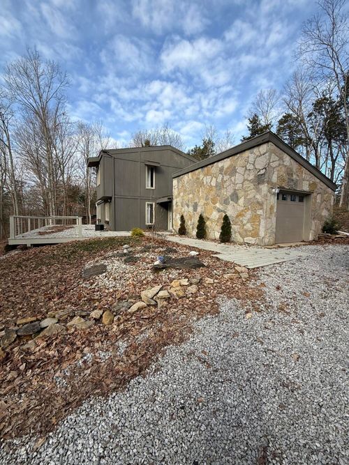 141 Hunters Trce, Frankfort, KY, 40601-9644 | Card Image