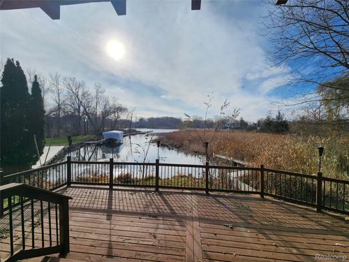 4773 Chipman Dr, Waterford, MI, 48327-3412 | Card Image