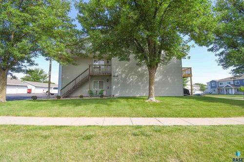 9-4620 3rd St, Sioux Falls, SD, 57110 | Card Image