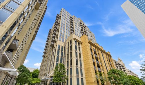 1509-720 N Larrabee St, Chicago, IL, 60654-3693 | Card Image